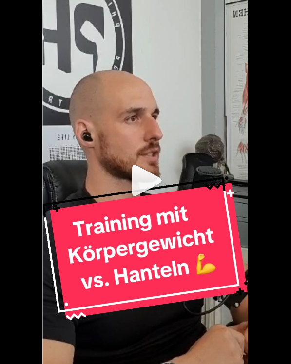 Training mit Körpergewicht vs. Hanteln.
